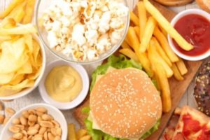 Какие продукты опасны для людей старше 30? Какие продукты опасны для людей старше 30?